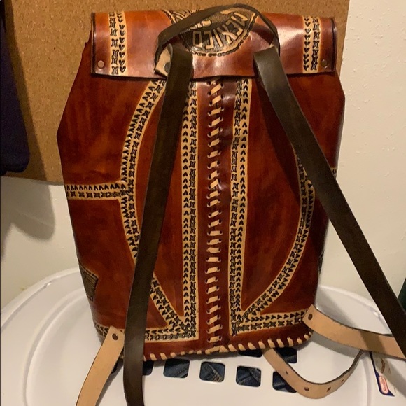 Leather backpack - Picture 2 of 4
